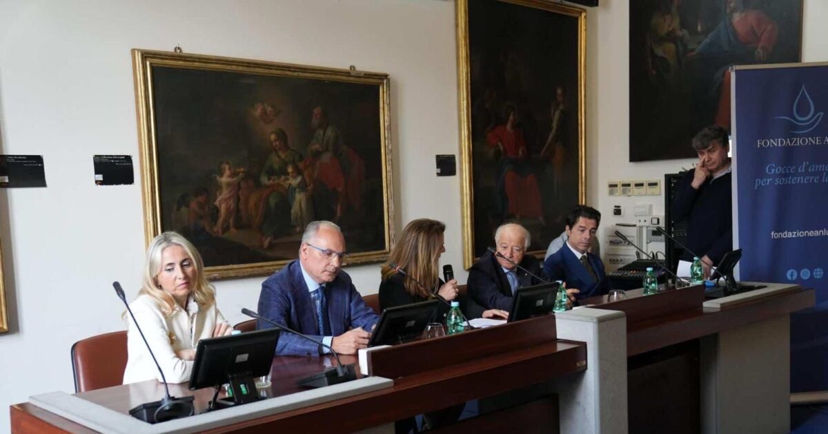 “Gocce d’amore per sostenere la vita”: successo per la presentazione della Fondazione ANLU. Raccolti 7.000 euro a favore dell’AIRC per la ricerca contro il cancro