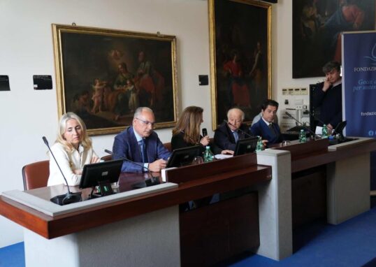 “Gocce d’amore per sostenere la vita”: successo per la presentazione della Fondazione ANLU. Raccolti 7.000 euro a favore dell’AIRC per la ricerca contro il cancro