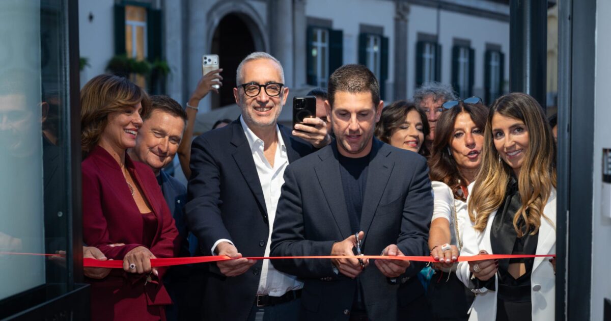 ALESSANDRO LEGORA APRE NEL SALOTTO DI NAPOLI: NUOVA BOUTIQUE MONOMARCA A PIAZZA DEI MARTIRI