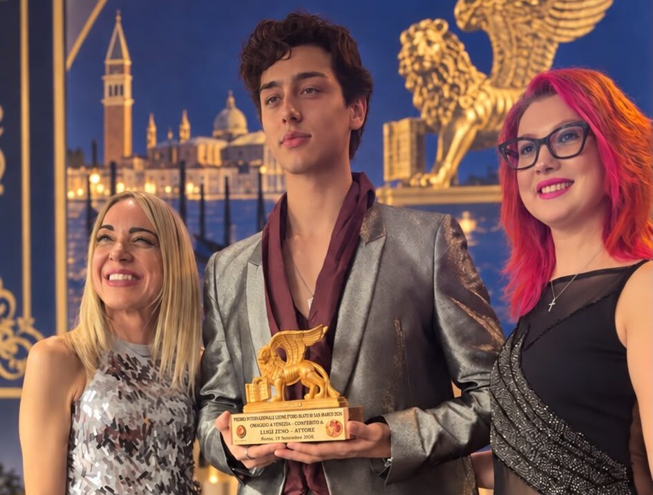 Luigi Zeno, l’attore che conquista Roma: Leone d’Oro Alato per il suo impegno contro il bullismo