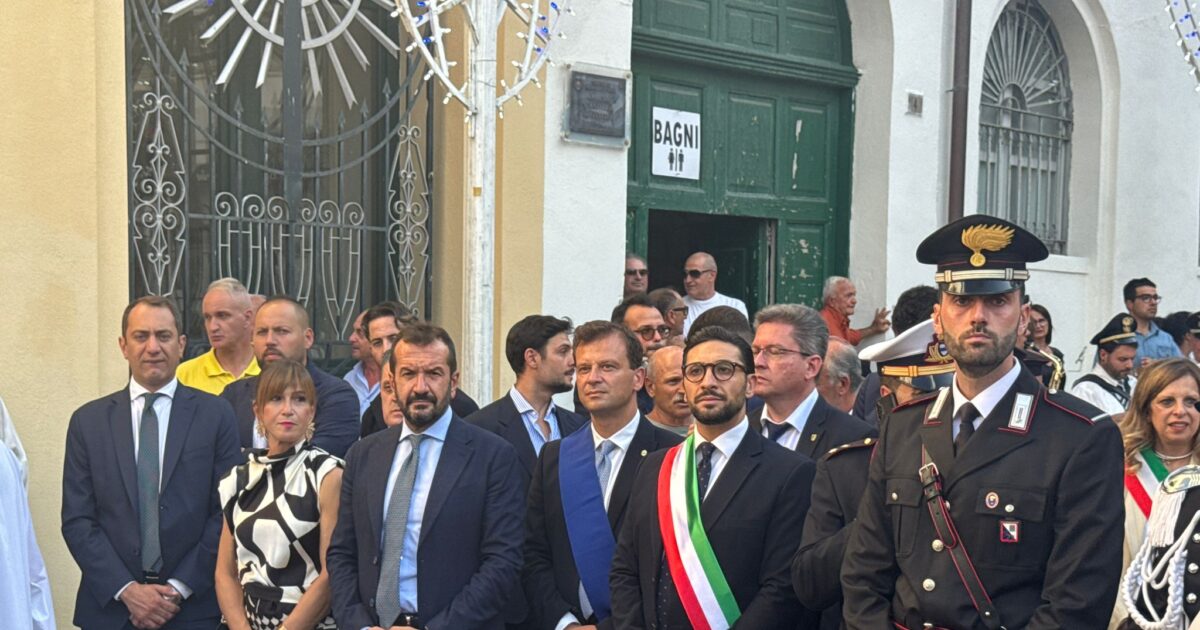 Muro Lucano, Arisa canta per Angela: la solidarietà nel segno di San Gerardo