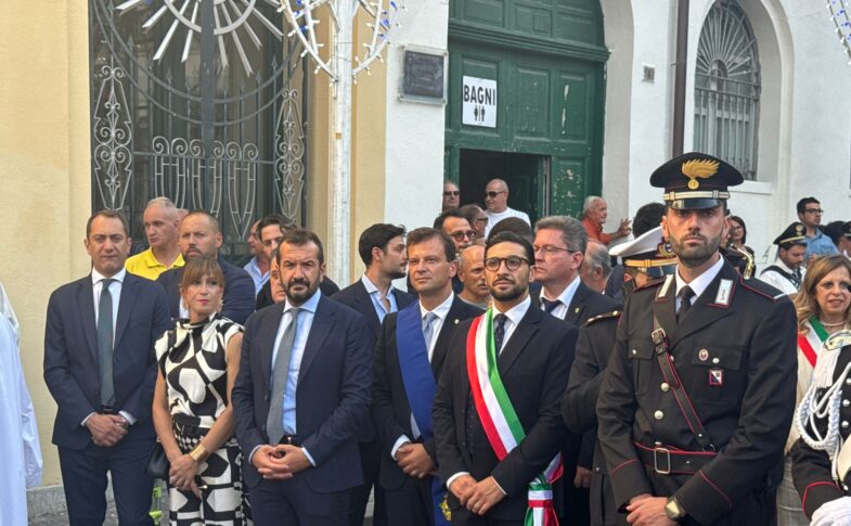 Muro Lucano, Arisa canta per Angela: la solidarietà nel segno di San Gerardo