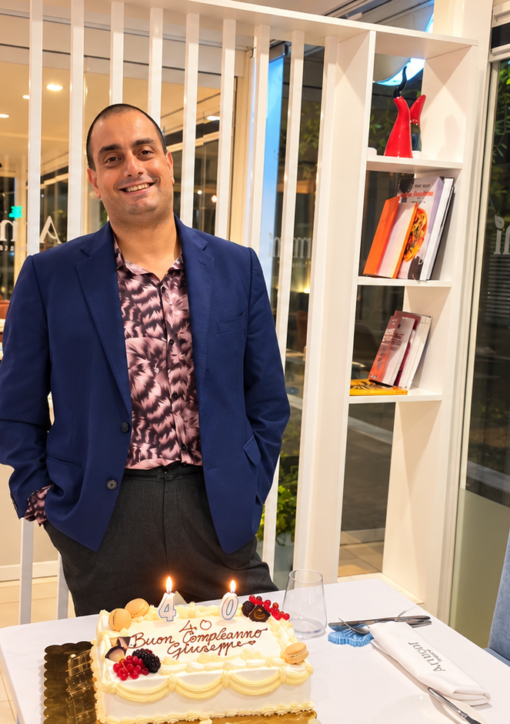 Giuseppe Cossentino, 40 anni e 20 di carriera: una vita di successi celebrata nel cuore di Pozzuoli
