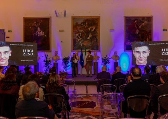Luigi Zeno premiato al Campidoglio: un riconoscimento che conferma il suo percorso tra Netflix, Rai e cinema