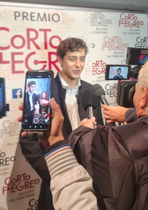 Luigi Zeno trionfa al Corto Flegreo 2026: Miglior Giovane Attore per il cortometraggio contro il bullismo