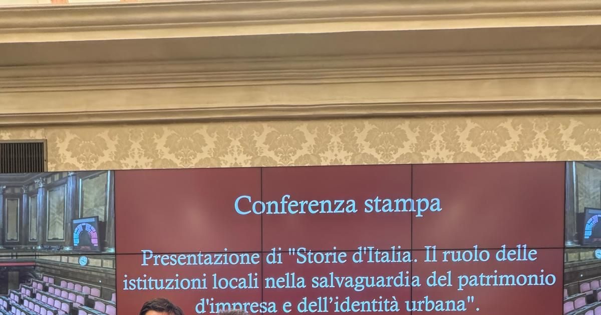 IMPRESE STORICHE E FAMILIARI: TARGA DELLA CITTÀ DI NAPOLI A UGO CILENTO, PRESIDENTE DELL’ASSOCIAZIONE I CENTENARI