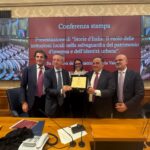 IMPRESE STORICHE E FAMILIARI: TARGA DELLA CITTÀ DI NAPOLI A UGO CILENTO, PRESIDENTE DELL’ASSOCIAZIONE I CENTENARI